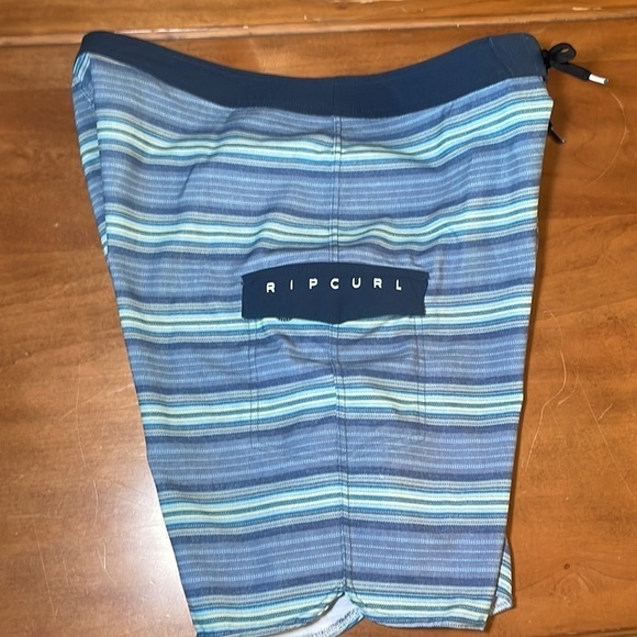 Rip Curl Board Shorts Size 36 - Picture 5 of 9